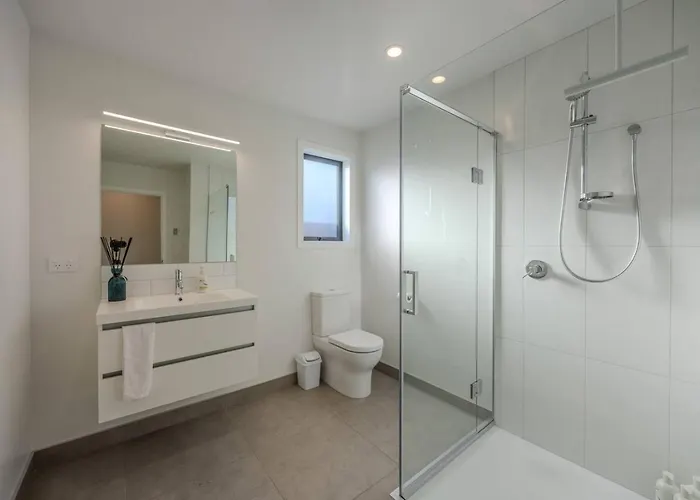 3 Bedroom Modern In Northlake